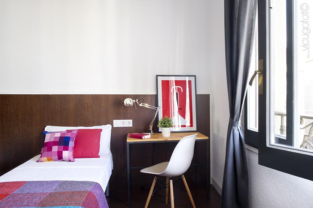 ברצלונה דירות באזור Eixample, בגודל 185 מר, עם 8 חדרי שינה ו- 4 חדרי רחצה פרטיים חדר תמונה