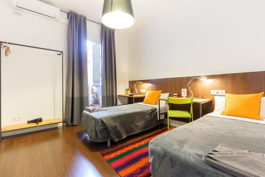 ברצלונה דירות באזור Eixample, בגודל 185 מר, עם 8 חדרי שינה ו- 4 חדרי רחצה פרטיים מראה חיצוני תמונה