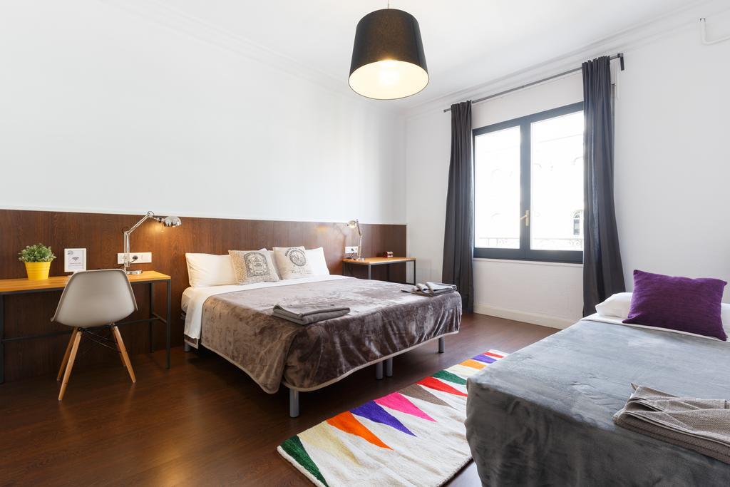 ברצלונה דירות באזור Eixample, בגודל 185 מר, עם 8 חדרי שינה ו- 4 חדרי רחצה פרטיים מראה חיצוני תמונה